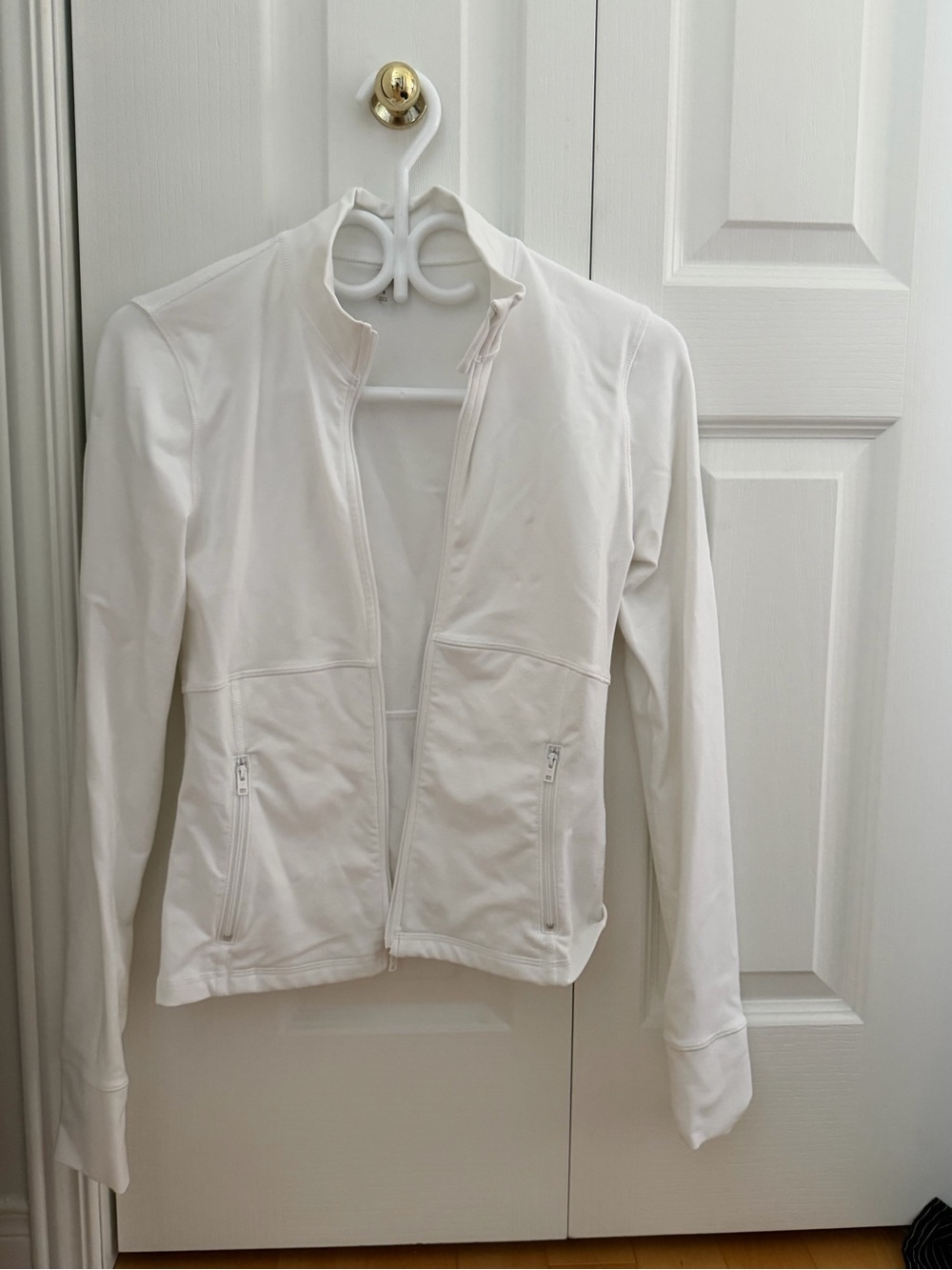 Aritzia Women's White Zip-Front Bomber Jacket